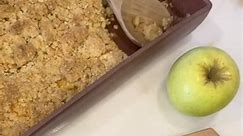 Delicious Apple Crumble 🍏😋 Apple crumble is a classic dessert that is loved by many for its warm and comf #bread #pizza #gym #fitnessmotivation #familytime #drinks #pizza #home #knife #decorations #homesweethome #homedesign #kitchenknives #videos #eat #hungry #eating #yum #foodgasm #foodpics #love #foods #foodpic #reelviral #reelsinstagram #reels #AI #art #reelitfeelit #usa #cook #AmaZing #recipes #ladies #girls #canada | Kayoukitchen