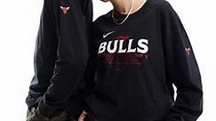 Nike Basketball – NBA Chicago Bulls – Langärmliges Unisex-Shirt in Schwarz mit Logo  | ASOS