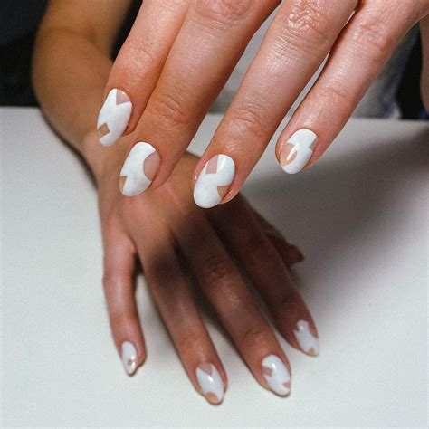 15 Summer White Nail Ideas That Glow - Mockup Hunt
