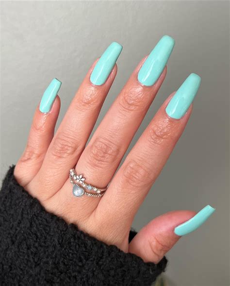 16 Aqua Color Nail Ideas for Chic Everyday Nails - Pixelify
