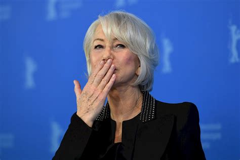 5 tavaszi körömszín 50 felett – ezek az árnyalatok fiatalabb hatást ...