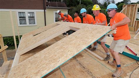 Habitat for Humanity Lakeside raises a wall of hope for a family