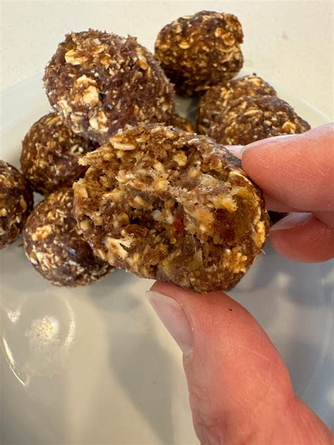 Apple Crisp Date Balls - The Soft Simmer