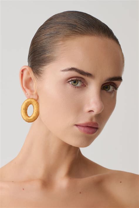 Sable Crossover Crepe Midi Dress - Black & MESHKI US