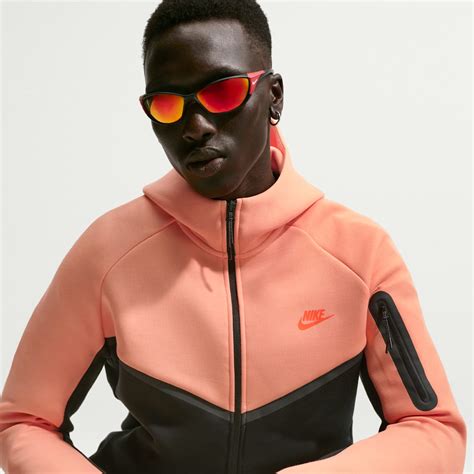 Orange Hoodies. Nike CA