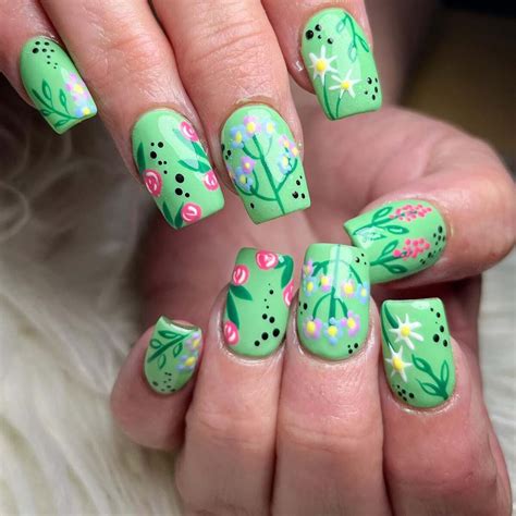 15 Gorgeous Spring Nail Ideas