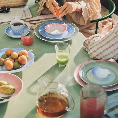 Iris Deep Plate, Blue, 24 cm | Royal Copenhagen