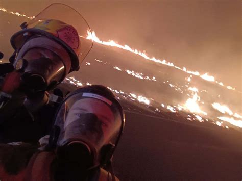 Teen firefighters step up to the flames as Texas wildfires spread throughout panhandle - ABC News