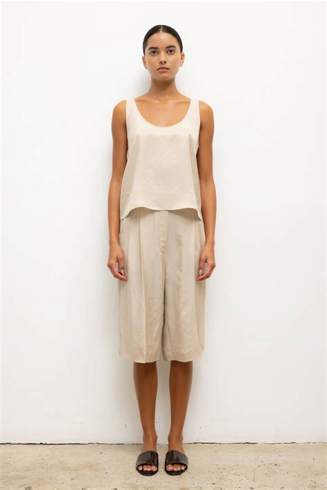LESET Kim Scoop Tank in Sahara in Tencel