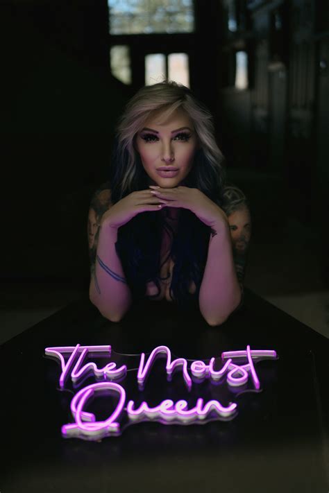 @themoistqueen TheMoistQueen OnlyFans movies best angelina jolie