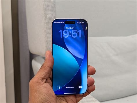 Galaxy S26 vs. iPhone 17: Which entry-level flagship is right for you ...