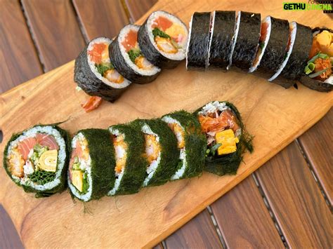 Park Eun-hye Instagram – 지난번 캠핑에서 저도 만들어 보았어요~ #후토마끼 를요~ 생각보다 할만 하더라구여 ...