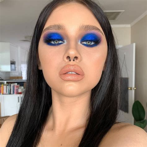 Degrees Of Vanity: 15 Blue Eyeshadow Looks and How to Wear Them