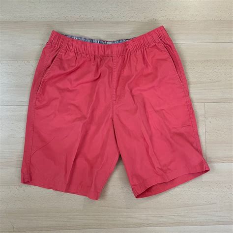 UNIQLO Pink shorts, Men's Fashion, Bottoms, Shorts on Carousell