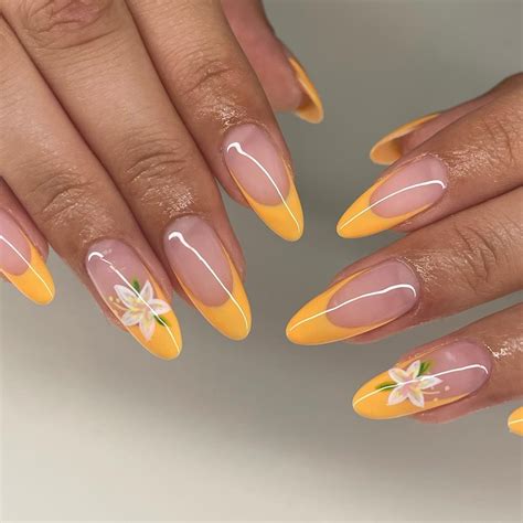 Pin by nails on BBC in 2025 | Lily nails, Flower nails, Nail designs