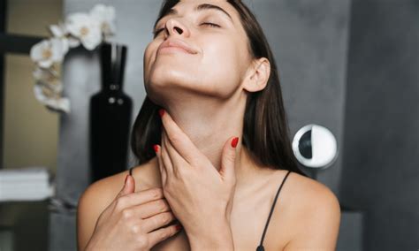 How To Tighten Neck Skin Exercise | Runningshorts