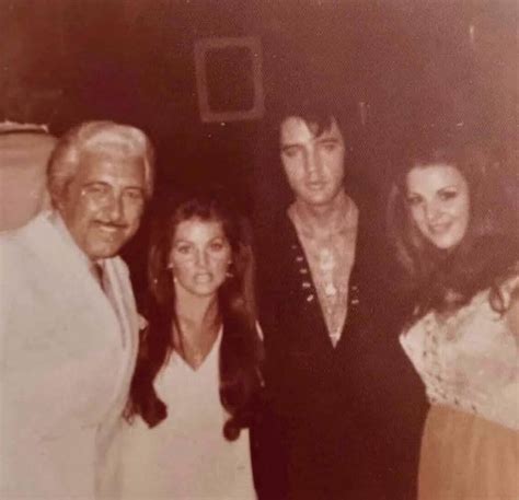 Pin by Dana Osborn on Elvis (late 60's & 70's) | Elvis presley pictures ...