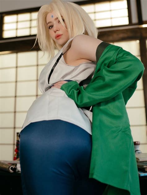 Tsunade Cosplay Hot