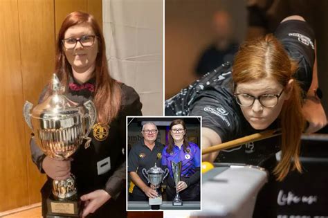 Ukrainian porn star Josephine Jackson poses with soldiers who lost limbs