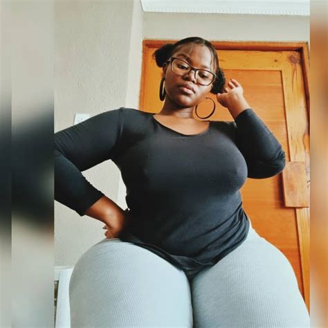 Lulama Lulu on Instagram: "😚bad hair day ♡" Big Thighs, Beautiful Black ...