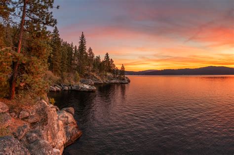 Lake Coeur d'Alene Sunset - Tubbs Hill Trail View | Tubbs Hill, Coeur d ...