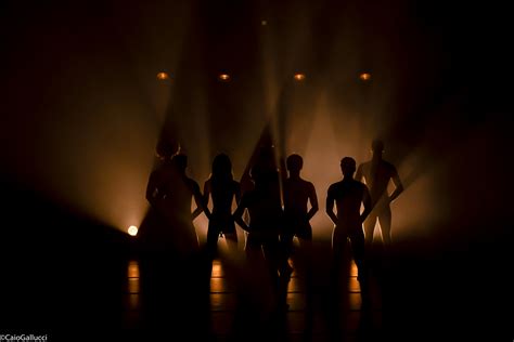 "Naked Boys Singing!"chega ao RJ - A Broadway é Aqui!