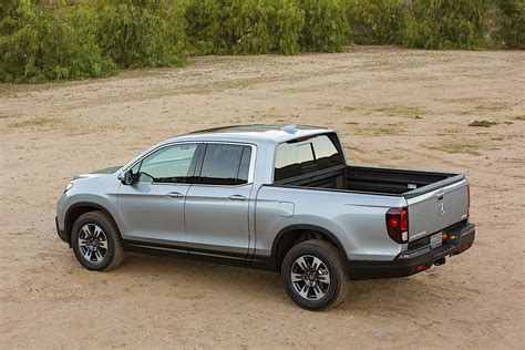 2017 Honda Ridgeline Debuts with Industry-First In-Bed Audio System - autoevolution