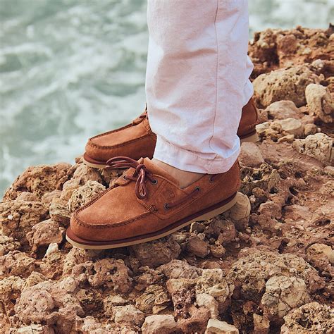 Classic Boat Shoe for Men in Orange