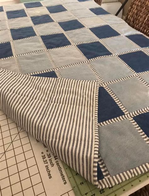 Blue and White Quilt | DIY and Crafts