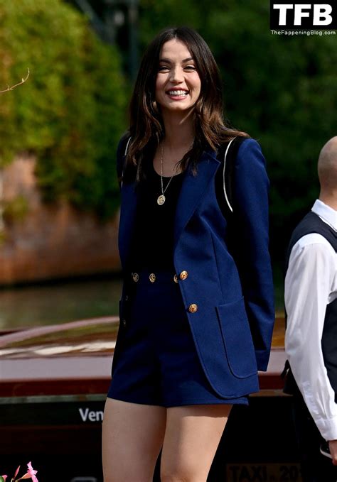 Ana De Armas Sexy on Beach Legs (31 Photos) - Sexy e-Girls🔞