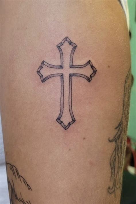 30 Cross Tattoos: Ideas for Forearm, Back, Hand, More - Parade