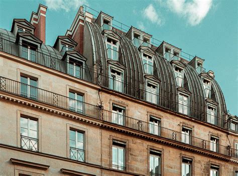 The Ultimate Guide to Mansard Roofs (Everything You Need to Know with ...