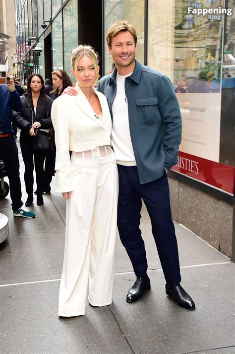 Sydney Sweeney Looks Pretty as She Attends The Drew Barrymore Show (29 ...