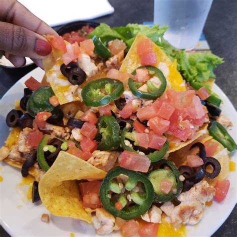 Loaded Nachos at MacGregor Draft House — Thriller Mom