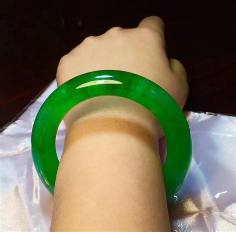 It is said that jadeite is "green as precious", so why is it and where is it expensive? - iNEWS