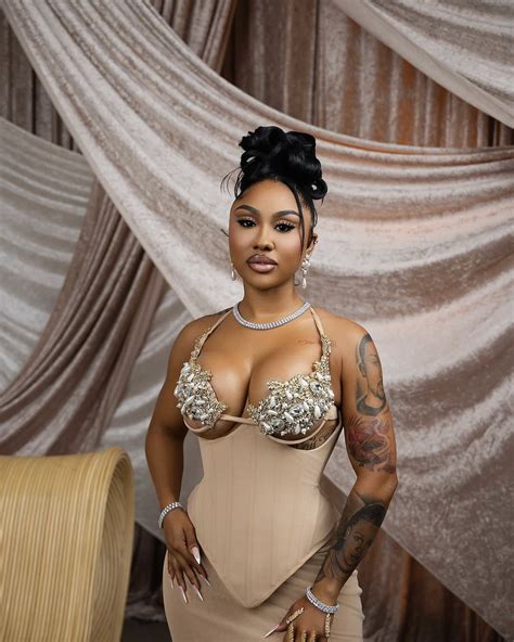 Jodie Foster Biography, Height, Age, Family, Boyfriend, Net Worth and ...