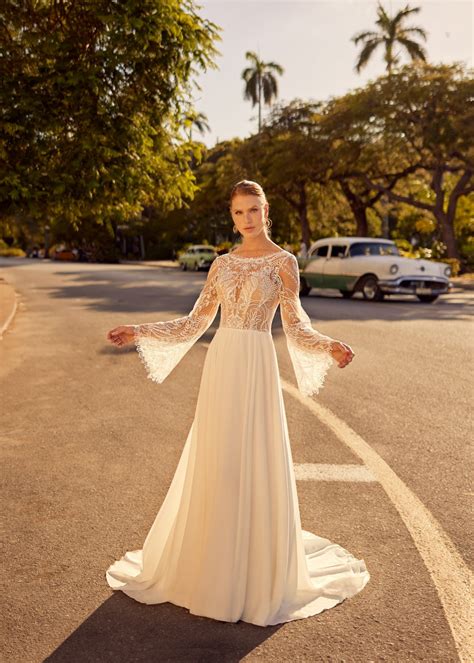 Essense of Australia D3823 - De Bruidsgalerie