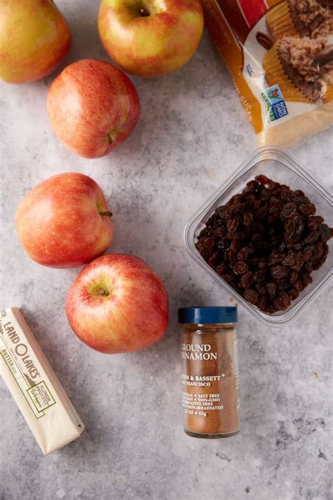 Crock Pot Baked Apples with Raisins and Walnuts - Butter & Baggage