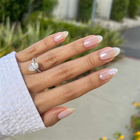 35 Chrome Nail Ideas For a Shining, Trendy Manicure