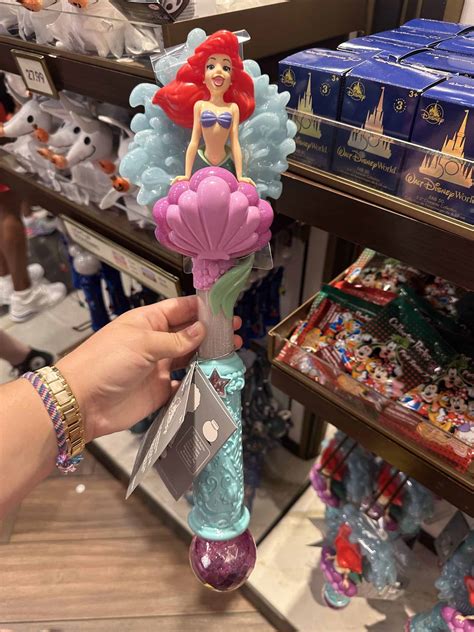 Your Guide to Disney Bubble Wands and Light Up Toys (Photos+Prices ...