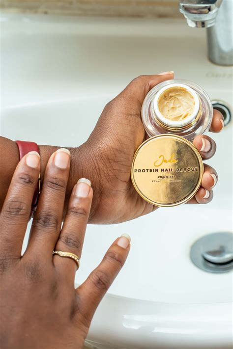 Effects of Cold Weather on Natural Nails and Tips on How to Prevent ...