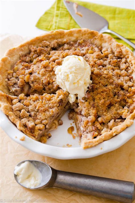 Apple Crisp Pie