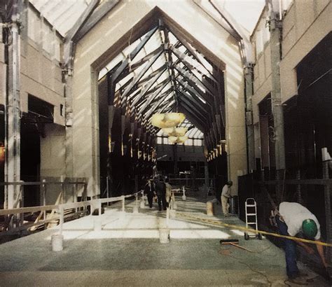 Finishing up construction at the Shops at Prudential Center, Boston ...