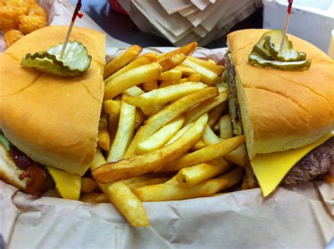 Scottie's Drive-In - Burger Restaurant - Forest Grove, Oregon