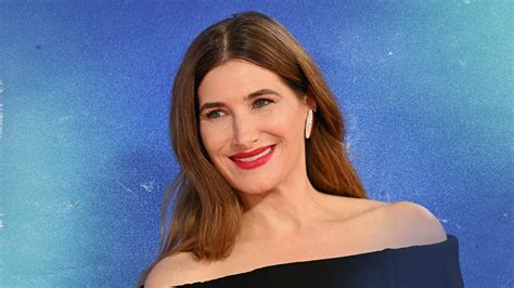 Kathryn Hahn Announced as Celebrity Narrator for Disneyland Candlelight ...