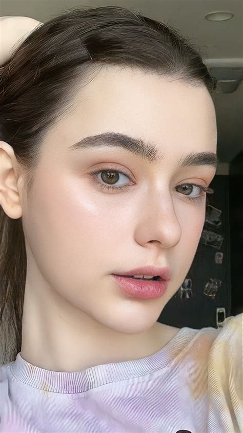 Pale Skin Makeup, Fresh Face Makeup, Clear Glowing Skin, Glowing Face, Clean Skin Face, Face ...
