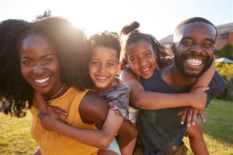 Teaching Kids to Honor Parents on Mother’s and Father’s Day