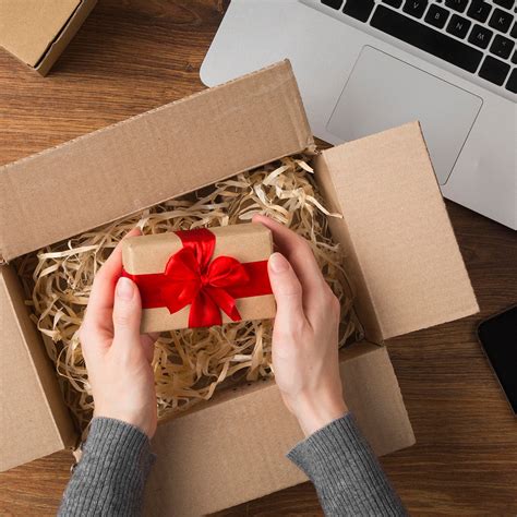 12 Employee Recognition Gift Ideas for Your Team | Giftsenda