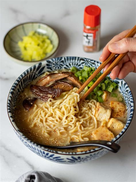 How to Make a Delicious Vegan Miso Ramen - WoonHeng