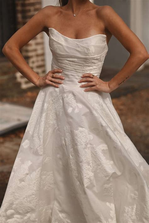 D3971 Essense of Australia Wedding Dress Chameleon Dorset